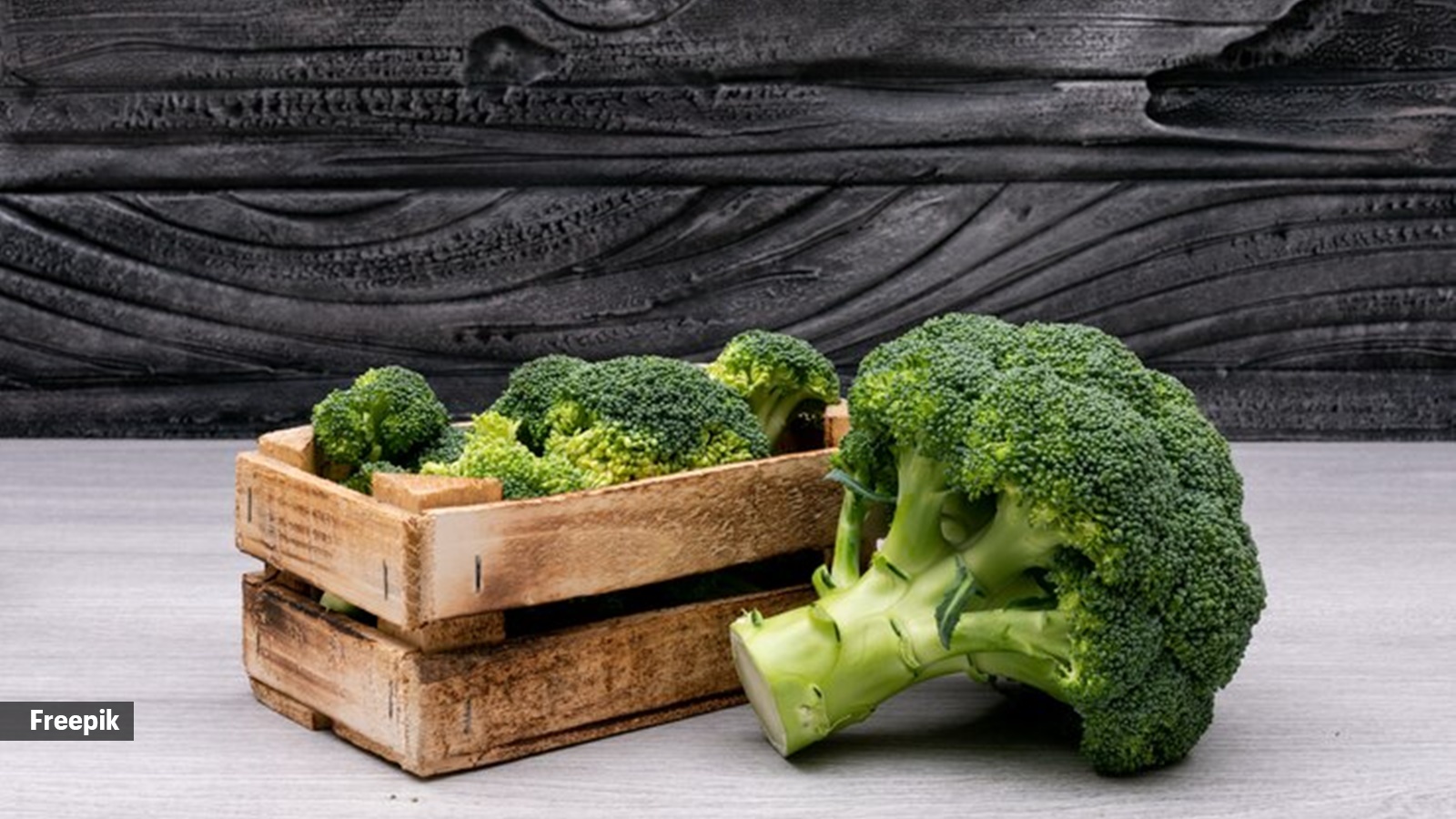 Broccoli is an excellent source of vitamins C and K. (Source: Freepik)