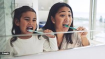 Oral hygiene: Why you should hold the toothbrush at a 45-degree angle to your gums