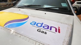 adani green hydrogen natural gas