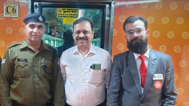 doctor saves life on train