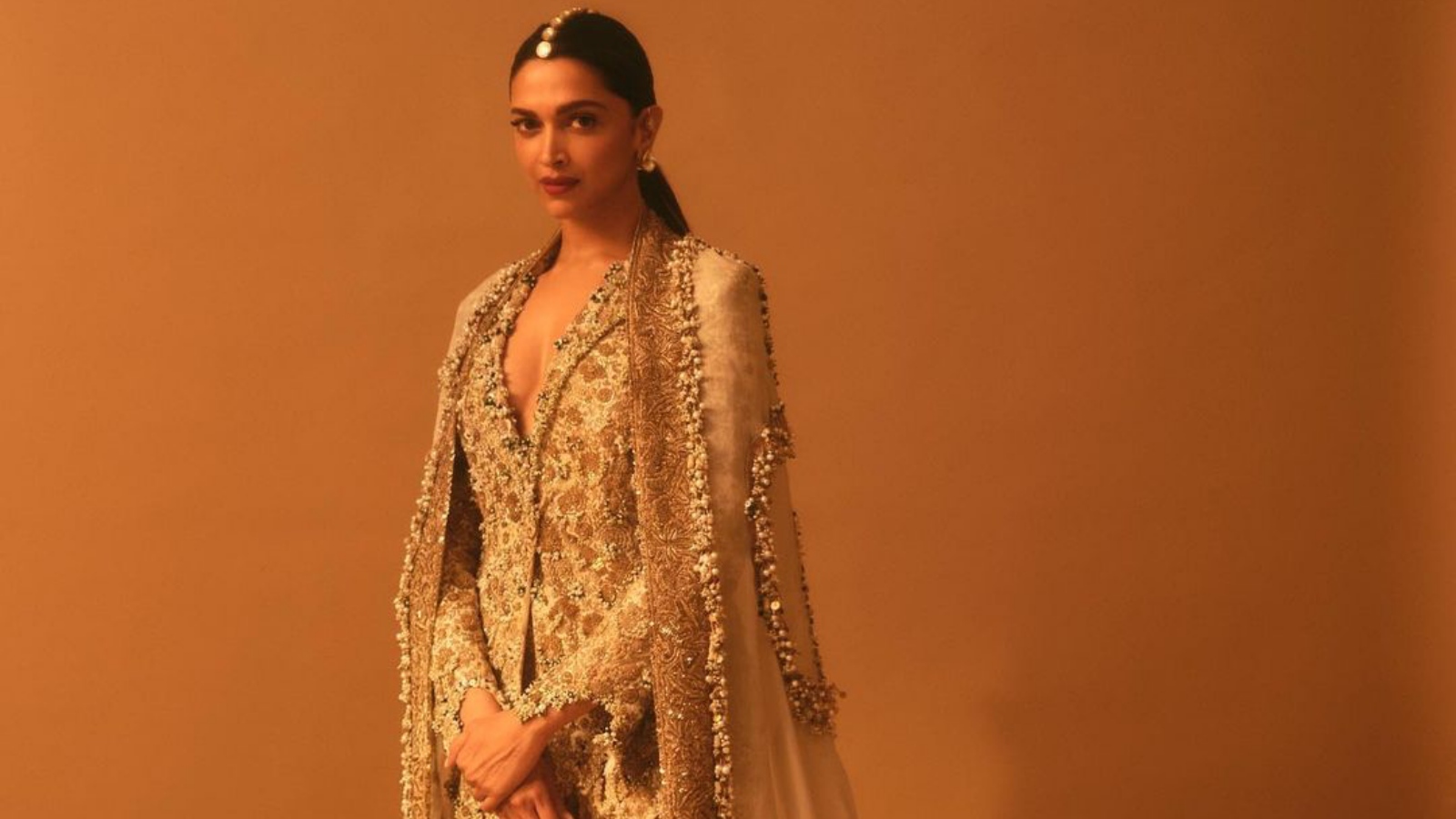 Dipika Padukonxxn - Deepika Padukone says she dealt with 'insecurities of insiders' when she  came to Bollywood as a teenager: 'Nepotism existed then, it exists now' |  Bollywood News - The Indian Express