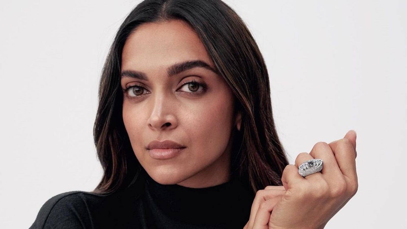 Deepika Padukone addresses backlash on pricing at her skincare company: 'If  I'm selling you a product for Rs 2500, I'm using it too' | Bollywood News -  The Indian Express