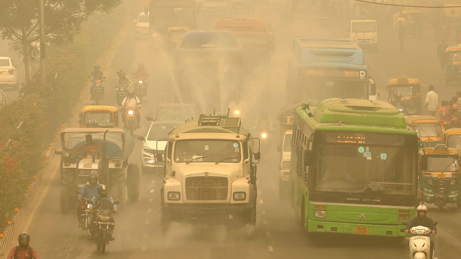 After Five Days, Delhi’s AQI Drops Below 400 — Before Rising Again ...