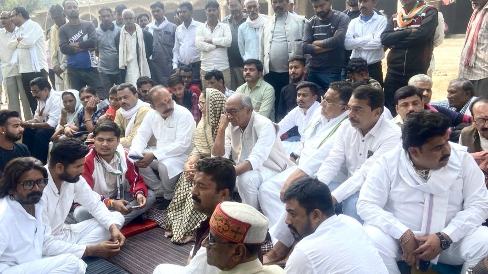 Digvijaya’s sit-in agitation enters 2nd day to demand bjp candidate’s arrest in murder case
