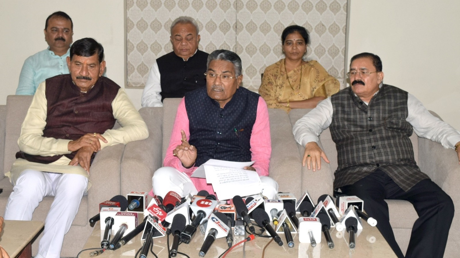 Gujarat govt begins drive to survey damage caused by unseasonal rain