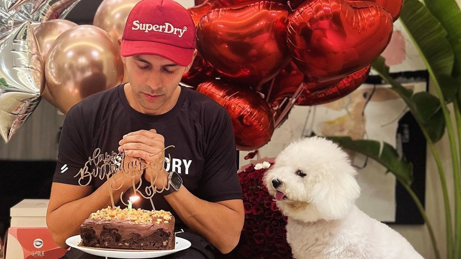 Kartik Aaryan folds his hands in gratitude on birthday, writes