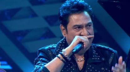 Sanu Best Sex - Kumar Sanu stuns everyone by crooning Aashiqui 2 song Tum Hi Ho, watch video  | Bollywood News - The Indian Express