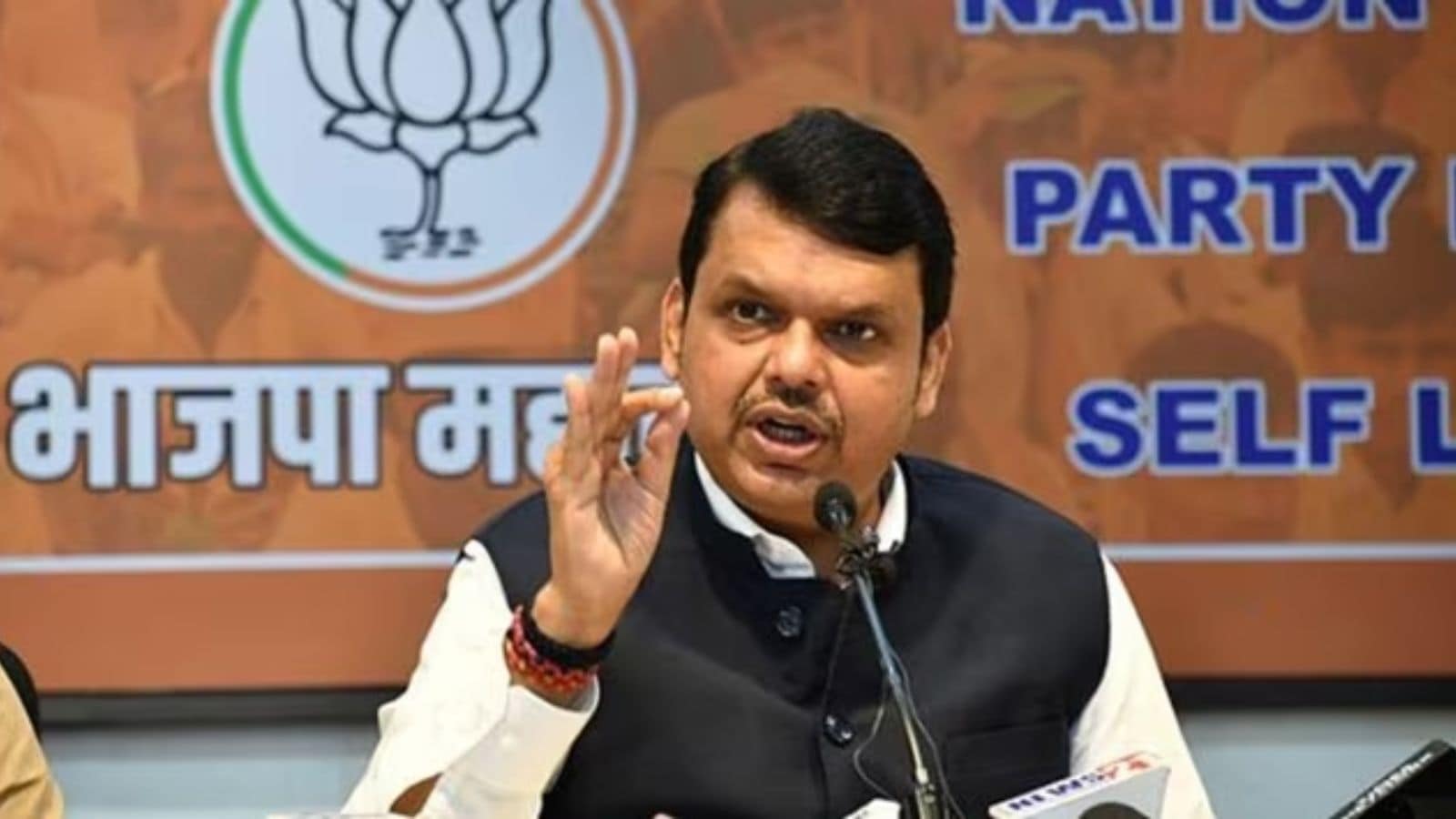 After Unseasonal Rain, Maharashtra Deputy CM Devendra Fadnavis Assures ...