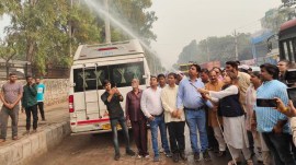Shelly Oberoi instructed officials to carry out large-scale water sprinkling with anti-smog guns in heavily polluted areas.