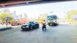 In an effort to ease traffic flow at Majri Chowk Light point in Sector 1, situated below the flyover, the Panchkula traffic police have permitted traffic from both sides to proceed,