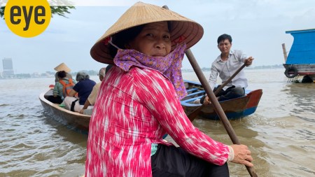 no boat ride on the Mekong or a cruise at Trang An is complete without boatwomen