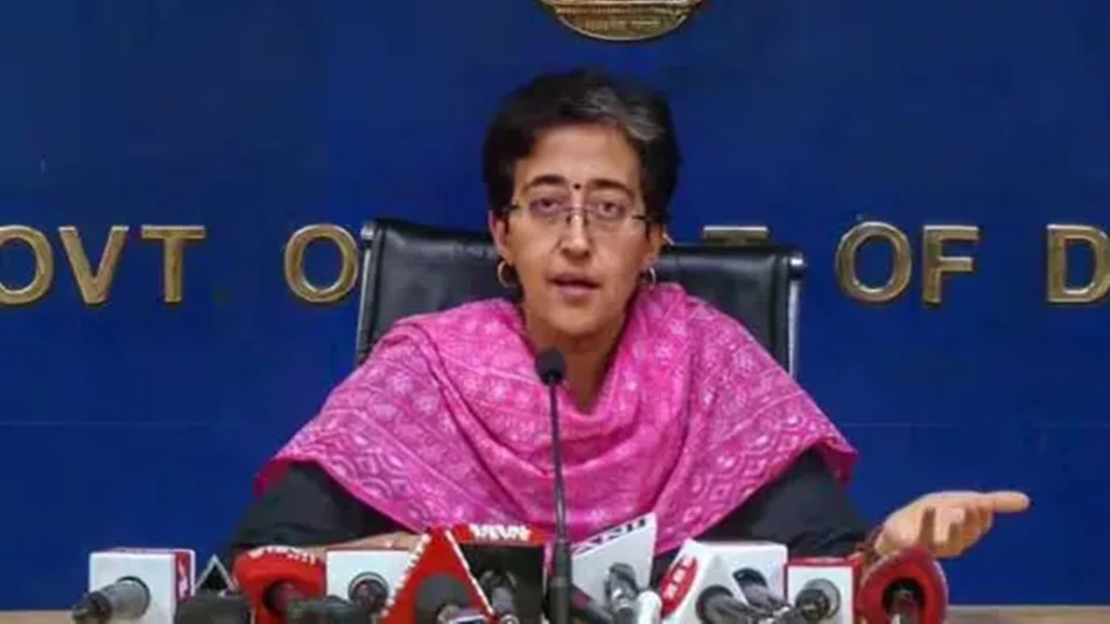 Delhi+water+crisis%3A+Atishi+is+hospitalized+after+her+sugar+level+drops%3B++ends+quickly