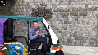 Australia’s new Deputy High Commissioner drives auto-rickshaw as he begins stint