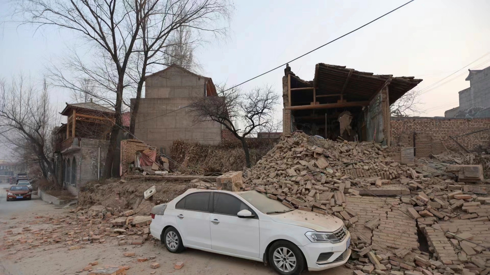 Earthquake in China leaves at least 116 dead, nearly 400 injured 