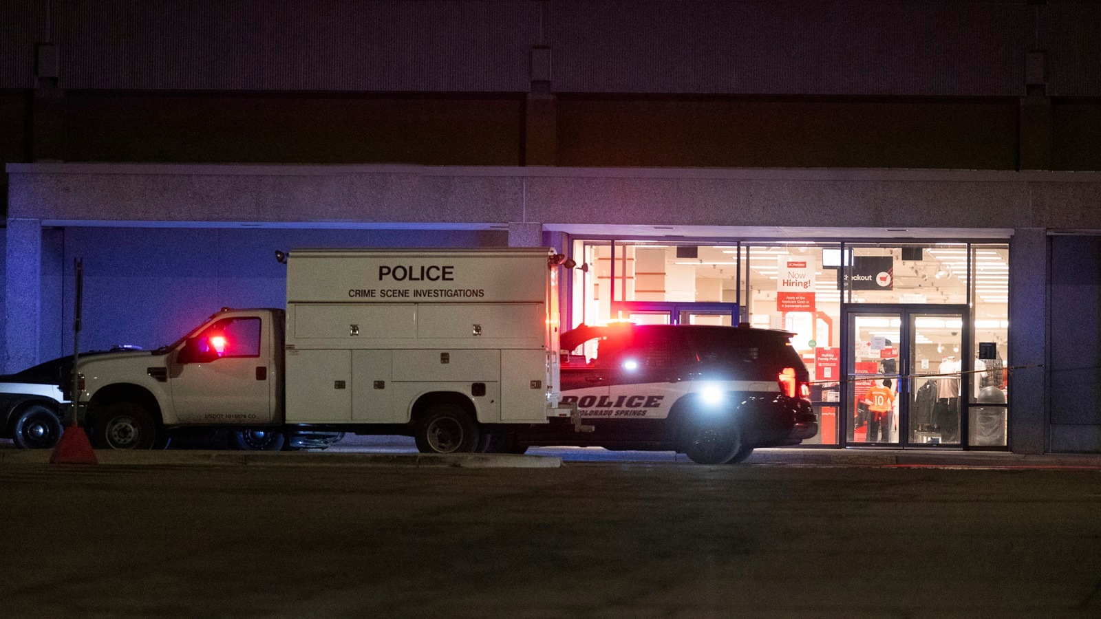 Christmas Eve Shooting At Colorado Mall Leaves 1 Dead And 3 Injured ...