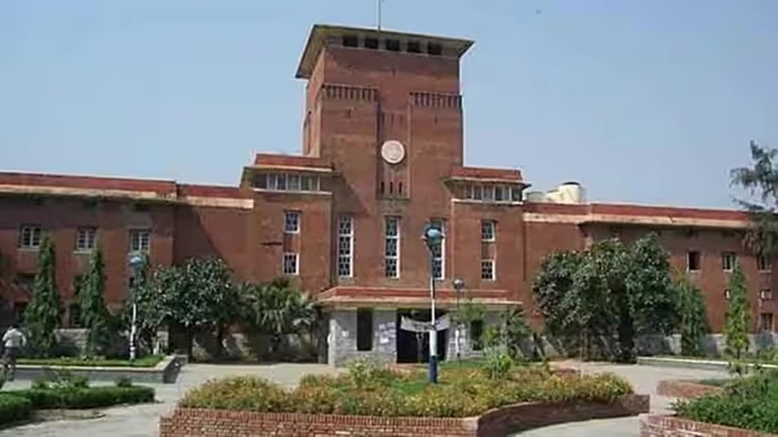 DU Executive Council meeting: Multispeciality hospital, dual-degree programmes approved; panel to take call on 12 Delhi govt funded colleges