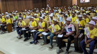 School students interacting with IIT Guwahati Faculty.