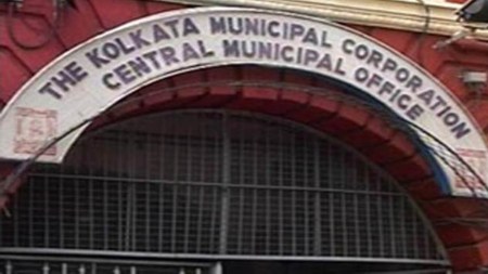 illegal parking complaints, Kolkata Municipal Corporation, KMC launched mobile application, curb wrong parking, INDIAN EXPRESS NEWS