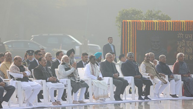 Narendra Modi, Modi targets govt, Modi speaks on corruption, welfare schemes, good governance, atal Bihari Vajpayee, good governance day, indian express news