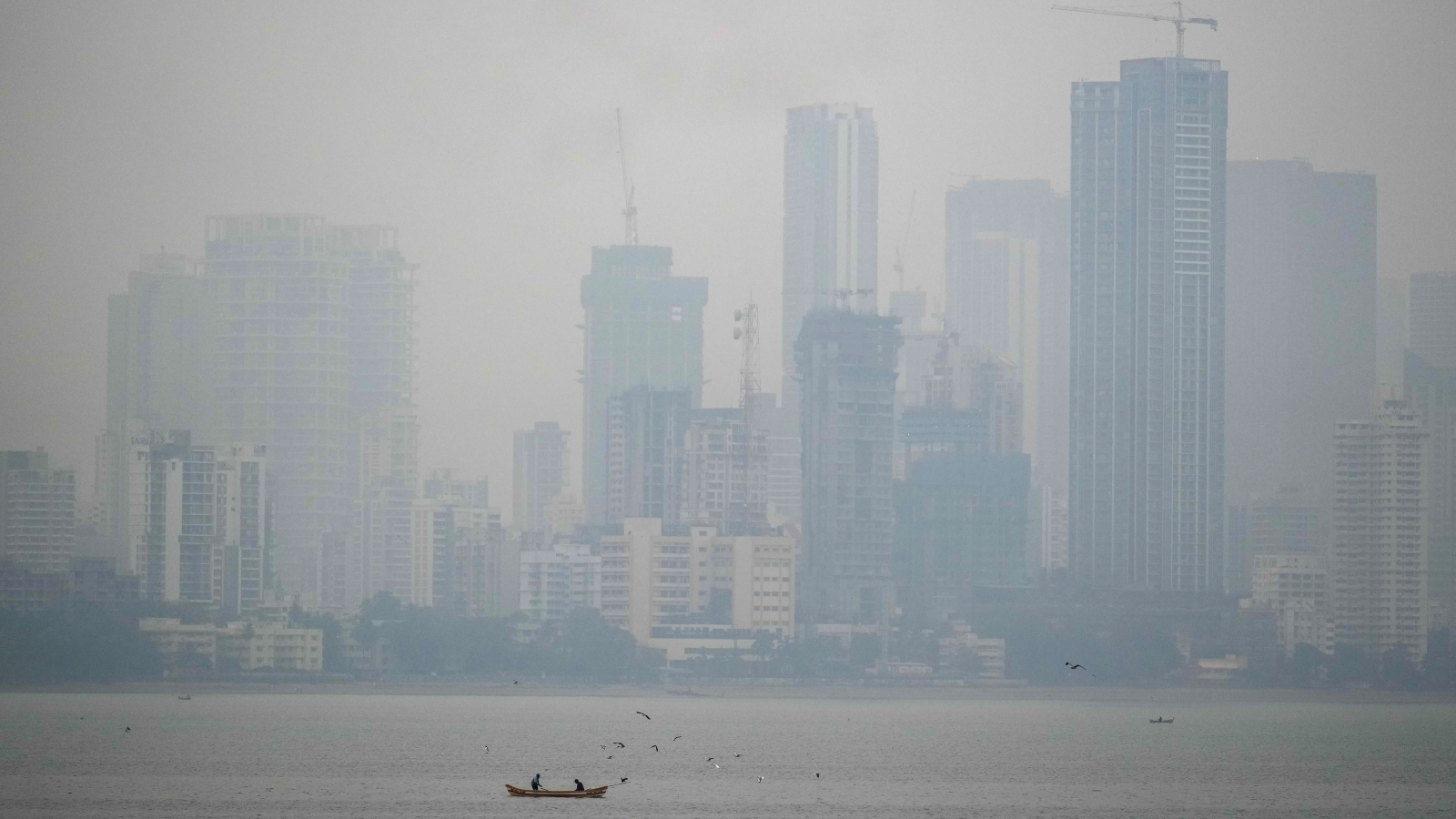 Smog engulfs pockets of city as AQI levels spike Mumbai News