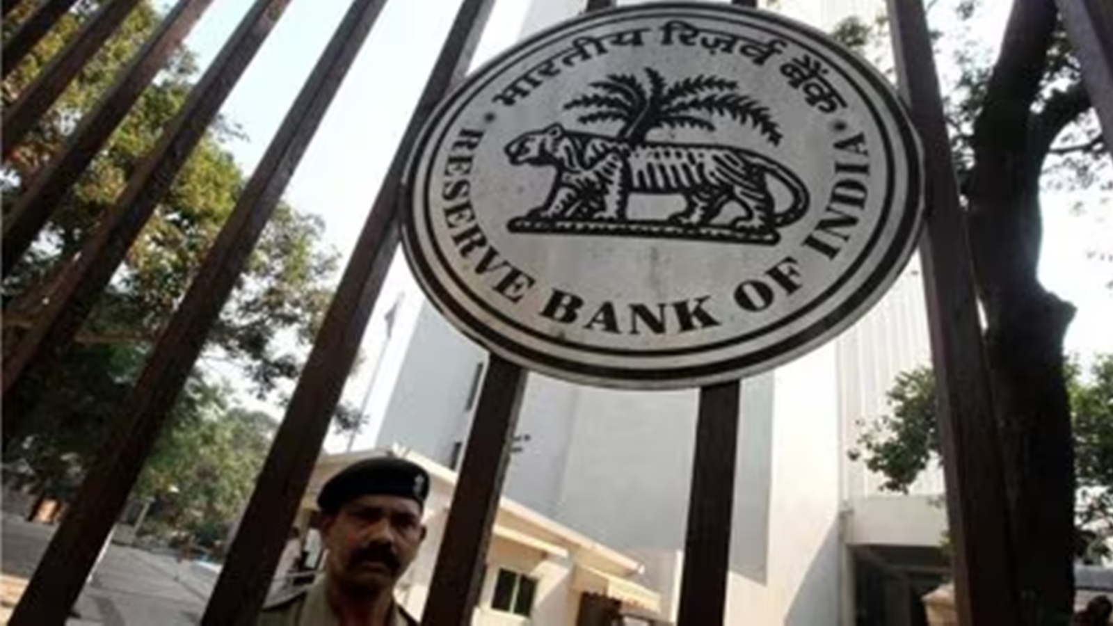Rbi Names Sbi Hdfc Bank Icici Bank As Systemically Important Banks Business News The 3587
