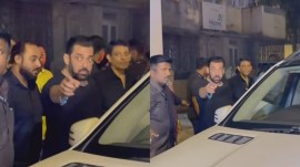 Salman Khan scolds paps