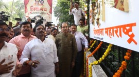 Uddhav to lead march to Adani office against Dharavi project