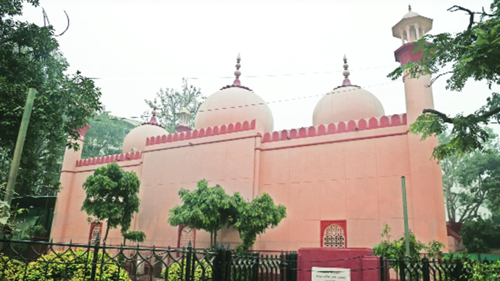 Sunehri Bagh Masjid, Sunehri Bagh mosque, New Delhi Municipal Council, NDMC proposal, sustainable mobility, traffic assessment report, Central Public Works Department, Central Vista redevelopment project, congestion at Sunehri Bagh mosque, indian express news