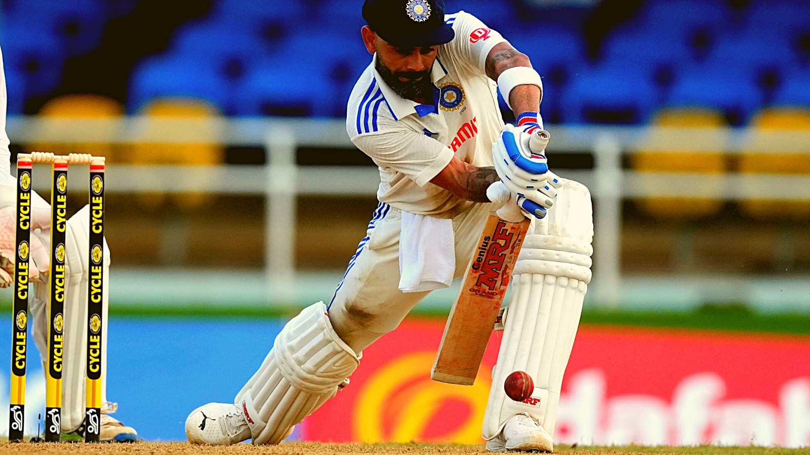 Virat Kohli batting stance in 1st ODI and 3rd ODI