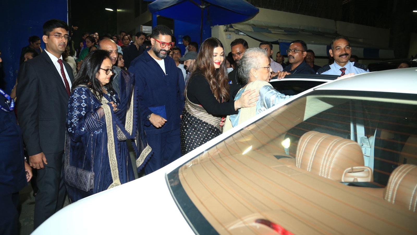 Aishwarya Rai, Abhishek Bachchan attend function at Aaradhya Bachchan’s school | Entertainment Gallery News