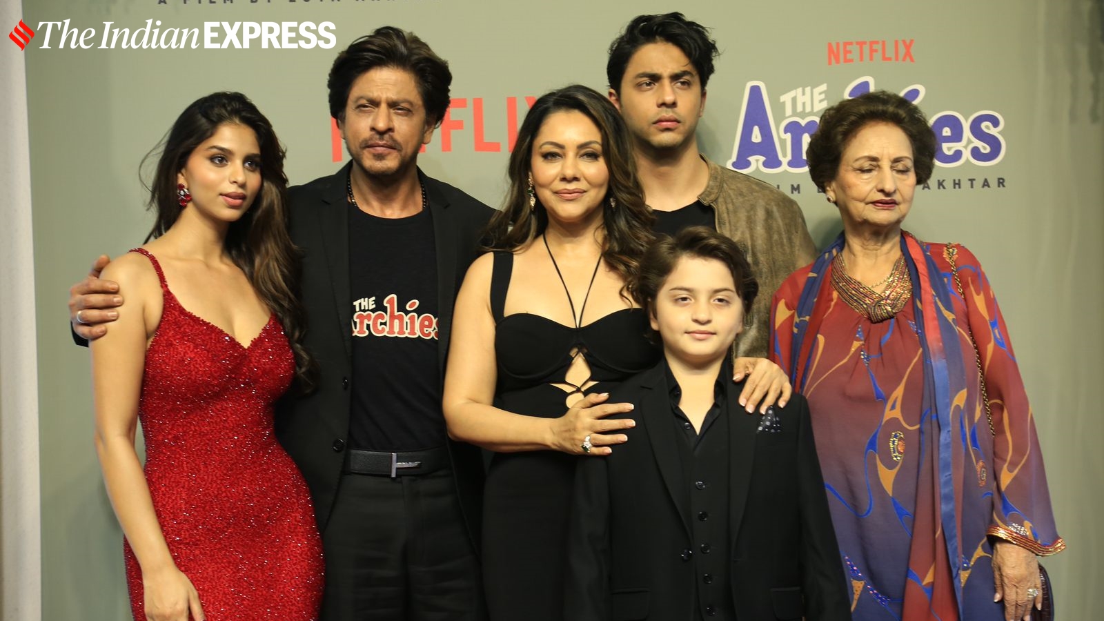 Shah Rukh Khan Strikes A Perfect Pose With Gauri Aryan Abram At Daughter Suhanas The Archies 