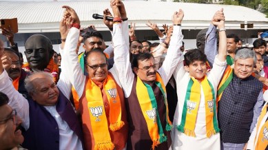 Election Results in Madhya Pradesh: BJP leaders, including CM Shivraj Singh Chauhan and BJP party state in-charge V D Sharma, celebrate the election results. (Facebook/ShivrajSinghChauhan)