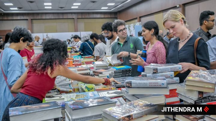 Flavours of the city, beloved bookstores and personality cults up close ...