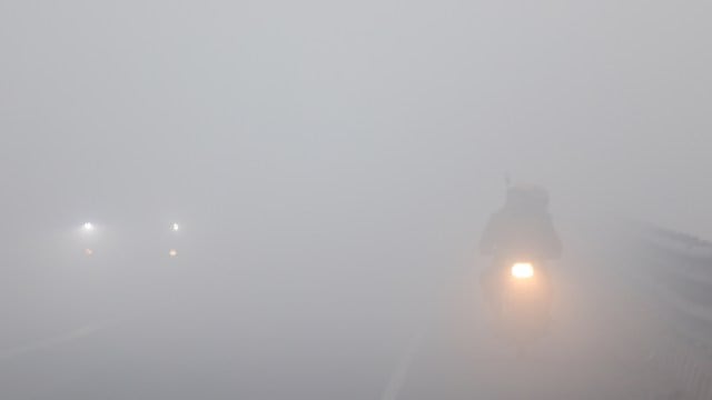 Delhi fog, delhi weather, winter in Delhi, flight operations, delhi smog, delhi traffic disruption, delhi weather updates, indian express news