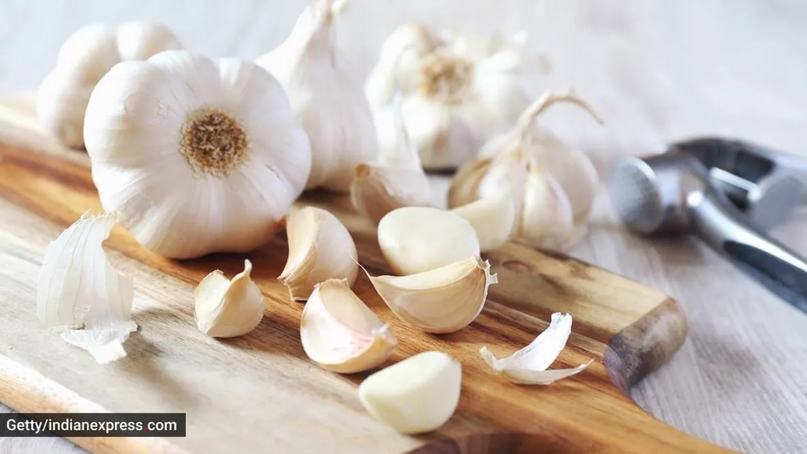 garlic peels