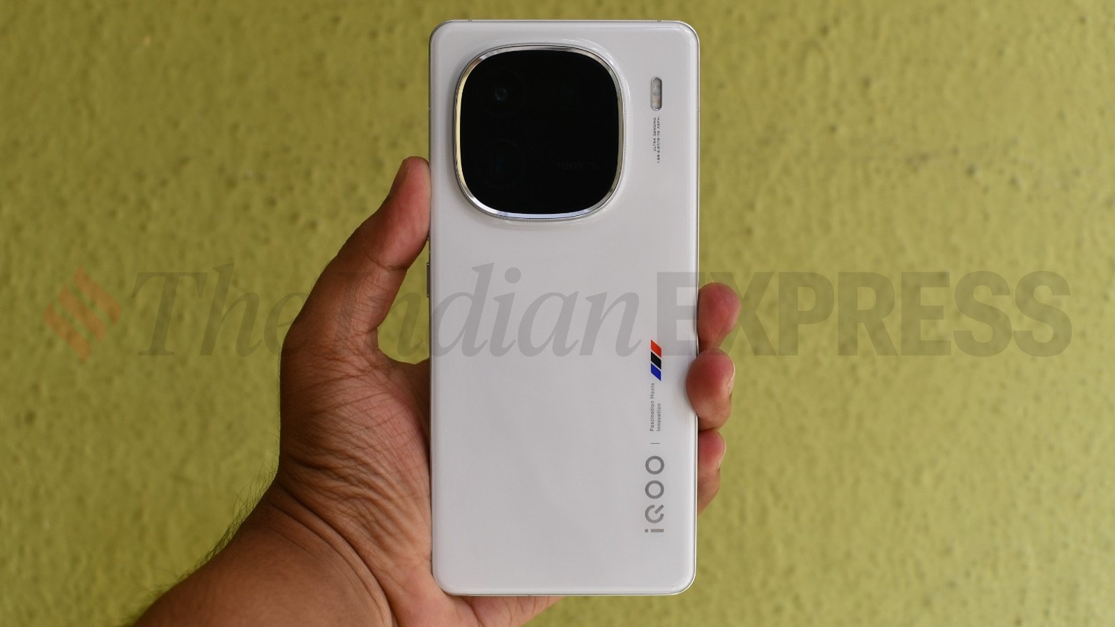 iQOO launches India's first Snapdragon 8 Gen 3 SoC-powered smartphone ...