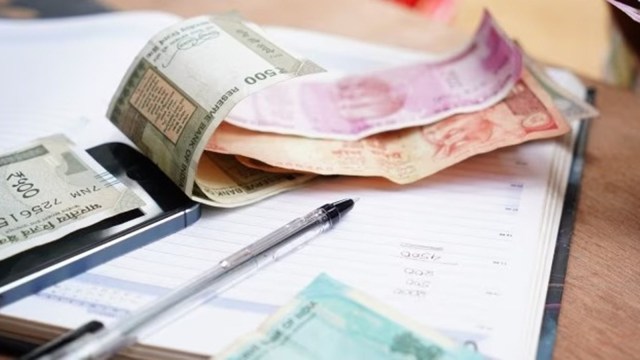 non-banking finance companies, NBFCs jumps,mutual funds cut exposure, mitigate risks, credit exposure, CareEdge Ratings report, debt assets under management, indian express news