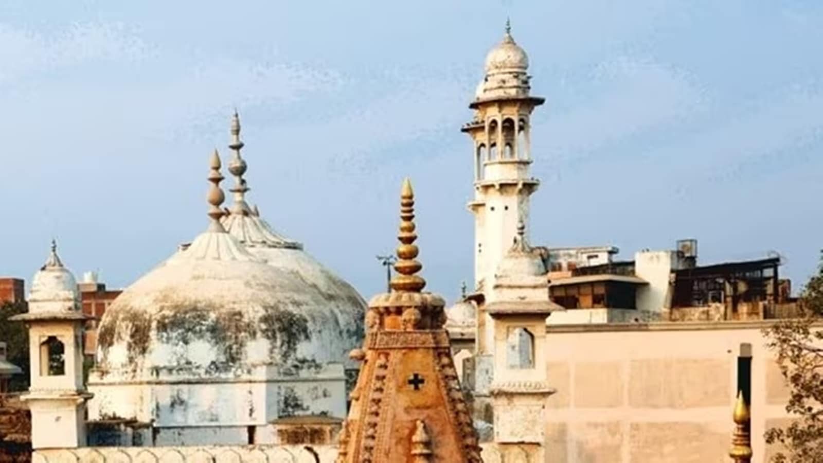 ASI Submits Report Of Gyanvapi Mosque Complex Survey In Varanasi Court ...