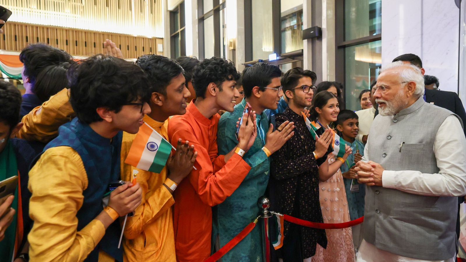 The Indian diaspora greeted PM Modi with 'Abki Baar Modi Sarkar' and 'Vande Mataram' slogans as he arrived in Dubai.