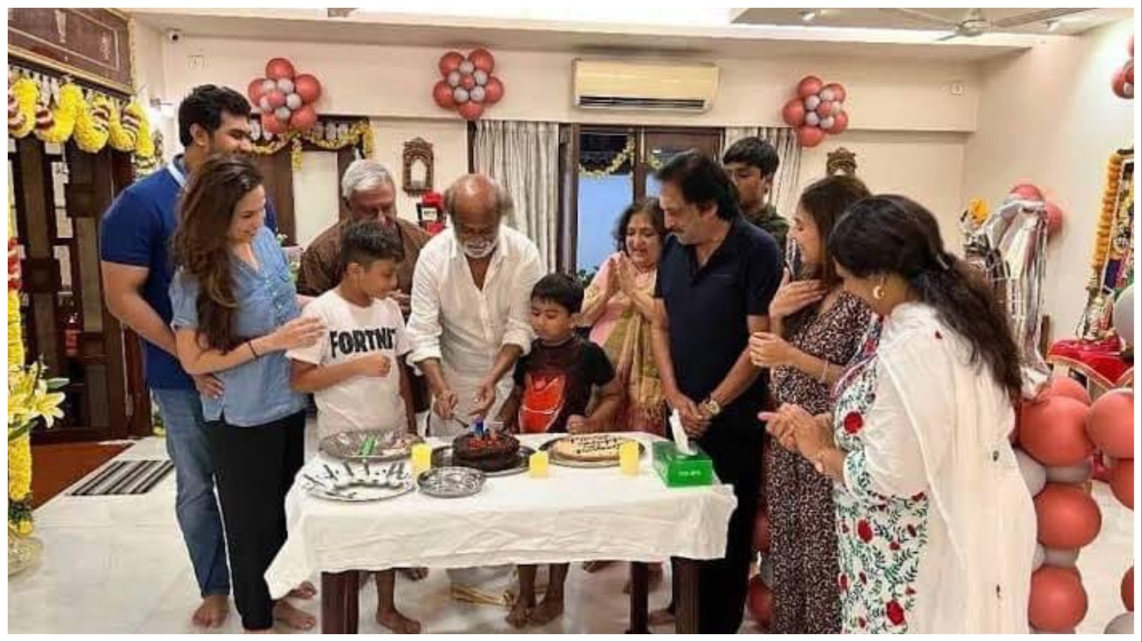 Rajinikanth celebrates 73rd birthday at home with wife Latha and daughters Aishwarya, Soundarya. See photo | Tamil News