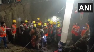 madhya pradesh girl falls in borewell