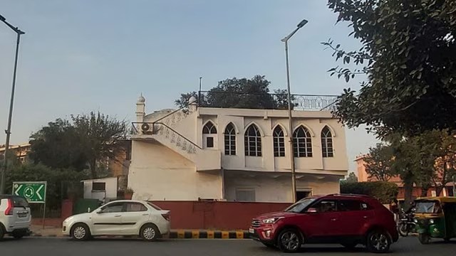 Imam of Sunehri Bagh Masjid moves Delhi HC against notice for removal ...