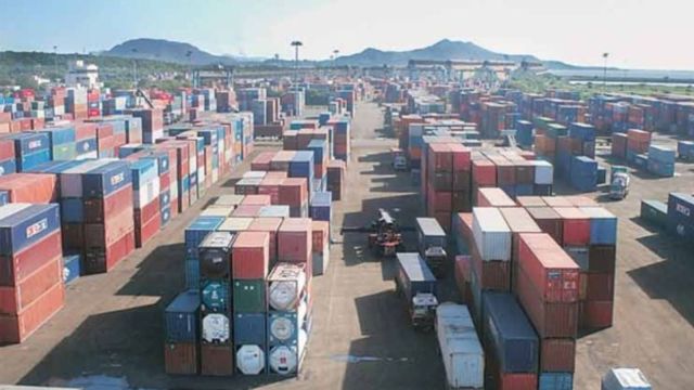 DRI seizes foreign cigarettes worth Rs 10 crore from cargo containers