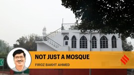 The Sunehri Masjid is located at the hotspot of Sunehri Bagh Road, Motilal Nehru Marg and Kamraj Marg. (Express Photo: Amit Mehra)