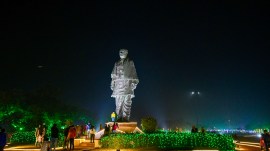 Vibrant Gujarat Summit, Vibrant Gujarat Summi security arrangements, Vibrant Gujarat Summit rehearsals, Vibrant Gujarat Global Summit, Gujarat Police, Narendra Modi, Vibrant Gujarat Summit preparations, dignitaries VVIPs in Vibrant Gujarat Summit, Mahatma Mandir, Exhibition Centre, GIFT City, Raj Bhavan, road arrangement, morcha squad, idian express news