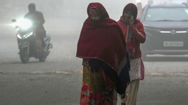 North India Cold Wave Fog And Cold Wave Grip North India Delhi Shivers At 36 Degrees Celsius 2592