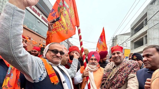 Free bus travel to Ayodhya, laddoos covered in gold: Ahead of Lok Sabha ...