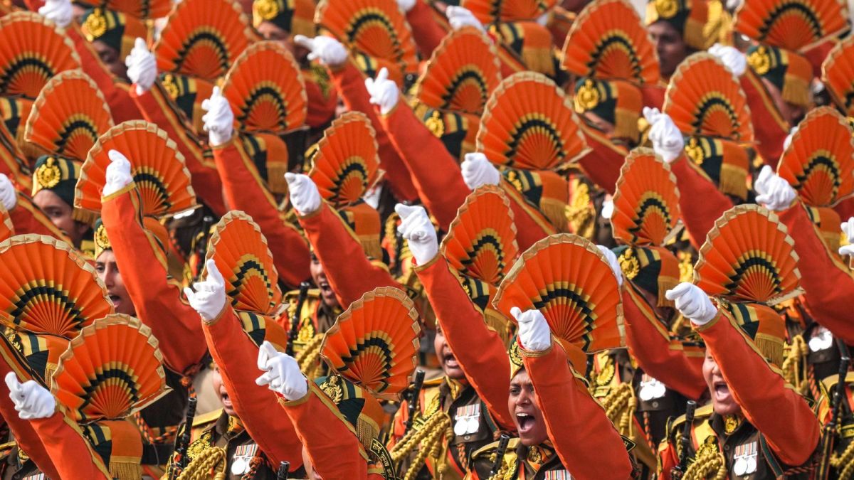 Republic Day 2024: New Delhi: CRPF contingent marches past during the full dress rehearsal for the Republic Day Parade 2024 at the Kartavya Path, in New Delhi.