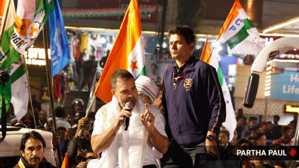 Rahul Gandhi speaking to party workers during Bharat Jodo Nyay Yatra in Siliguri, West Bengal. (Express Photo by Partha Paul)