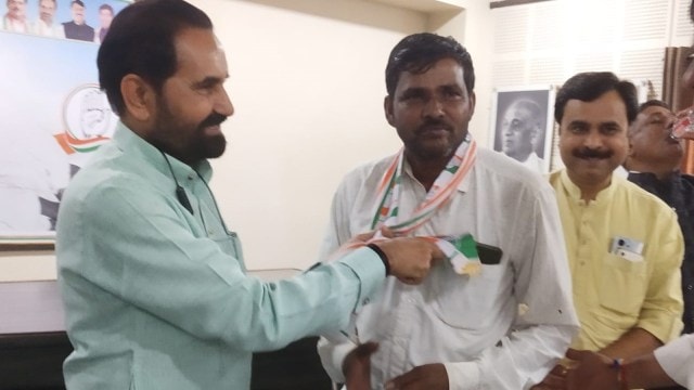 BJP president for Chotila taluka unit in Surendranagar joins Cong